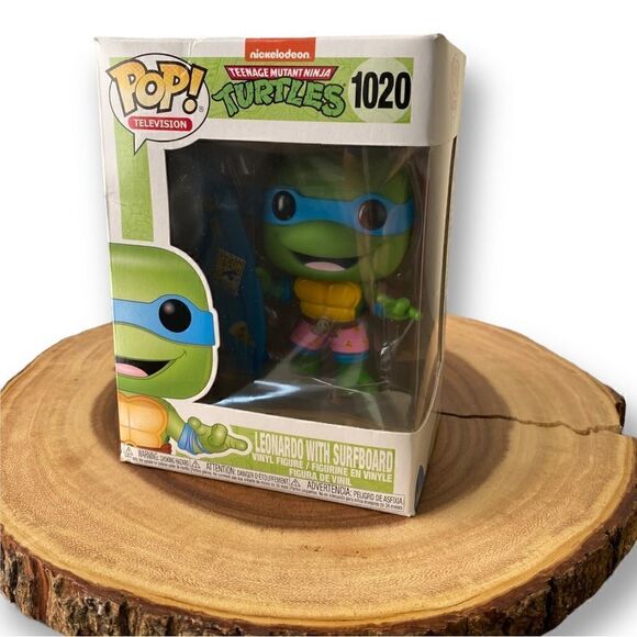 Funko Pop #1020 TMNT Leonardo With Surfboard SDCC Unreleased Rare / Box Damage - Picture 1 of 13